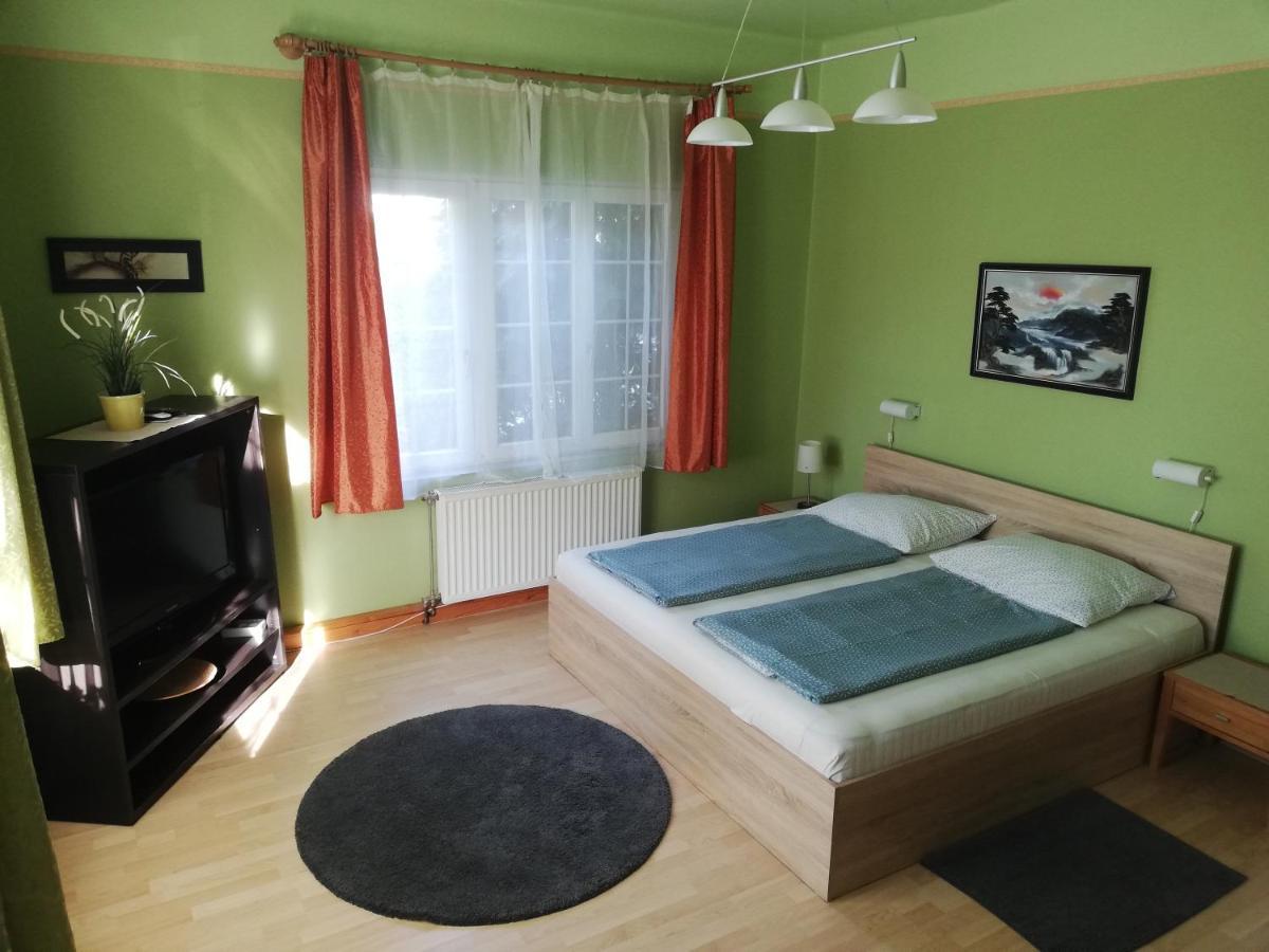 Kornel Apartman Шиофок Экстерьер фото